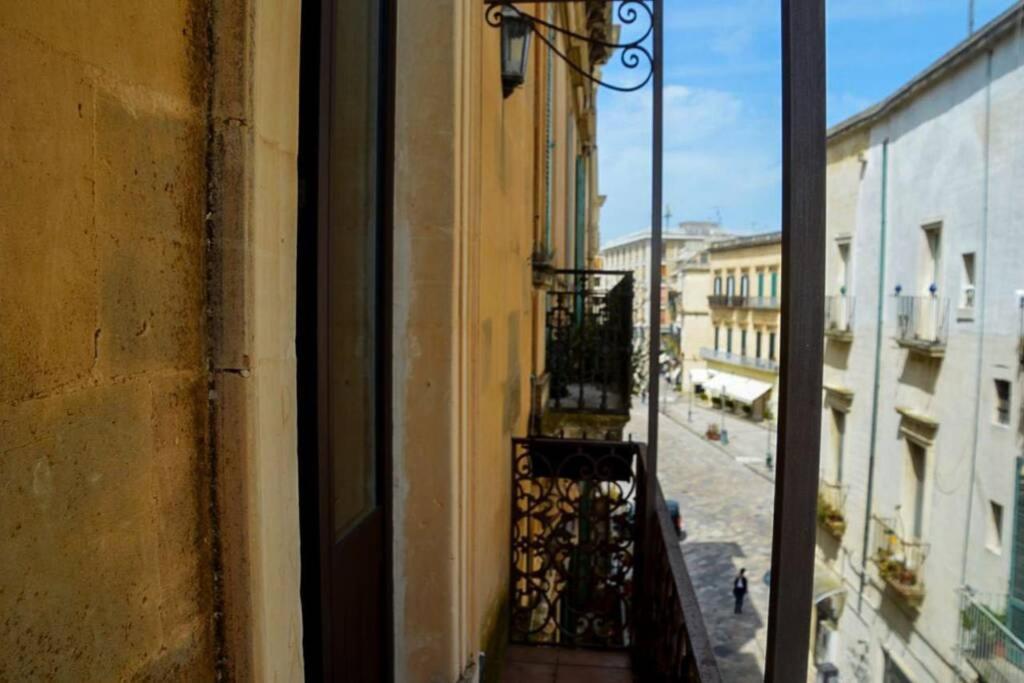 Wineexperience- Wine&Jacuzzi Suite Lecce Exterior foto