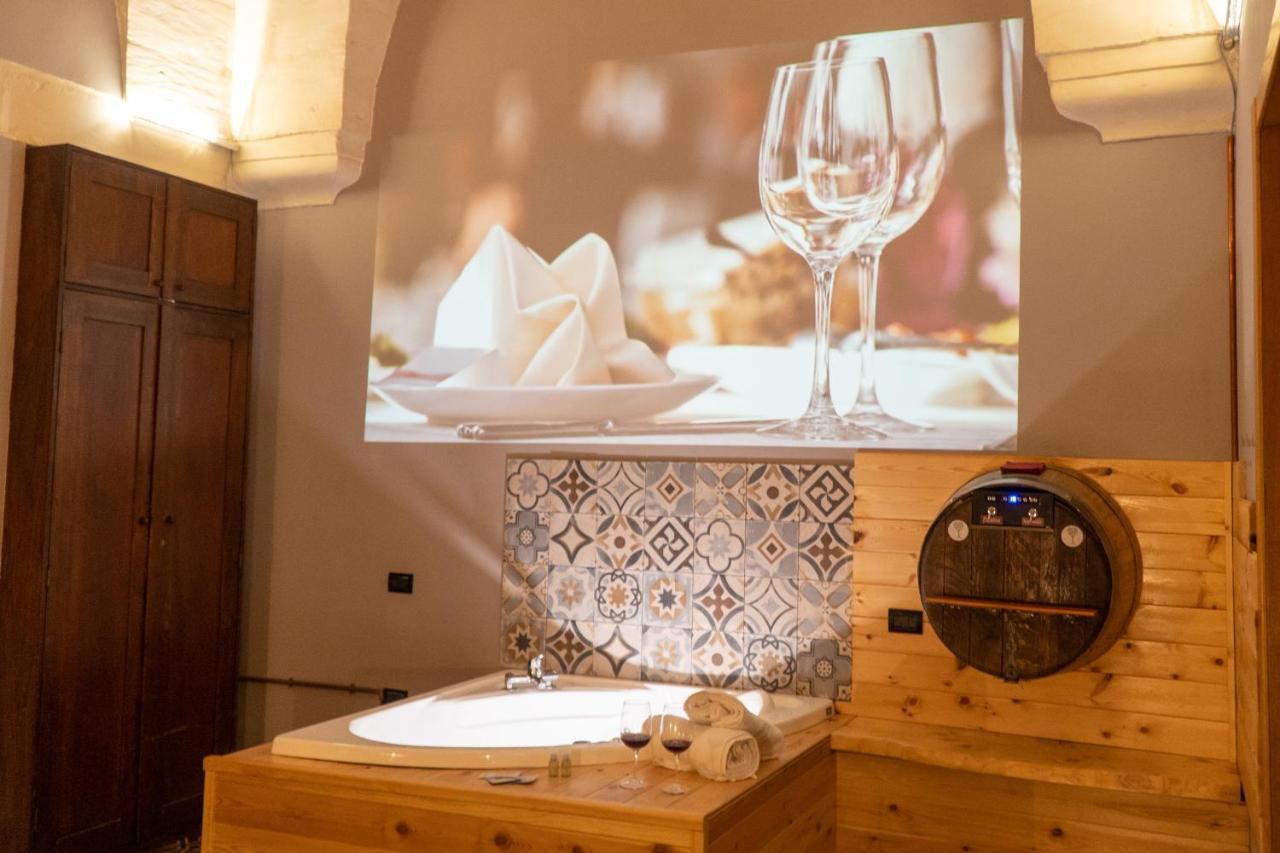 Wineexperience- Wine&Jacuzzi Suite Lecce Exterior foto