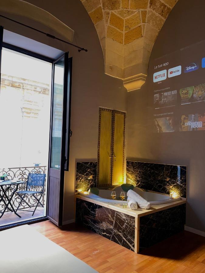 Wineexperience- Wine&Jacuzzi Suite Lecce Exterior foto