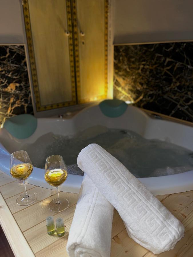 Wineexperience- Wine&Jacuzzi Suite Lecce Exterior foto