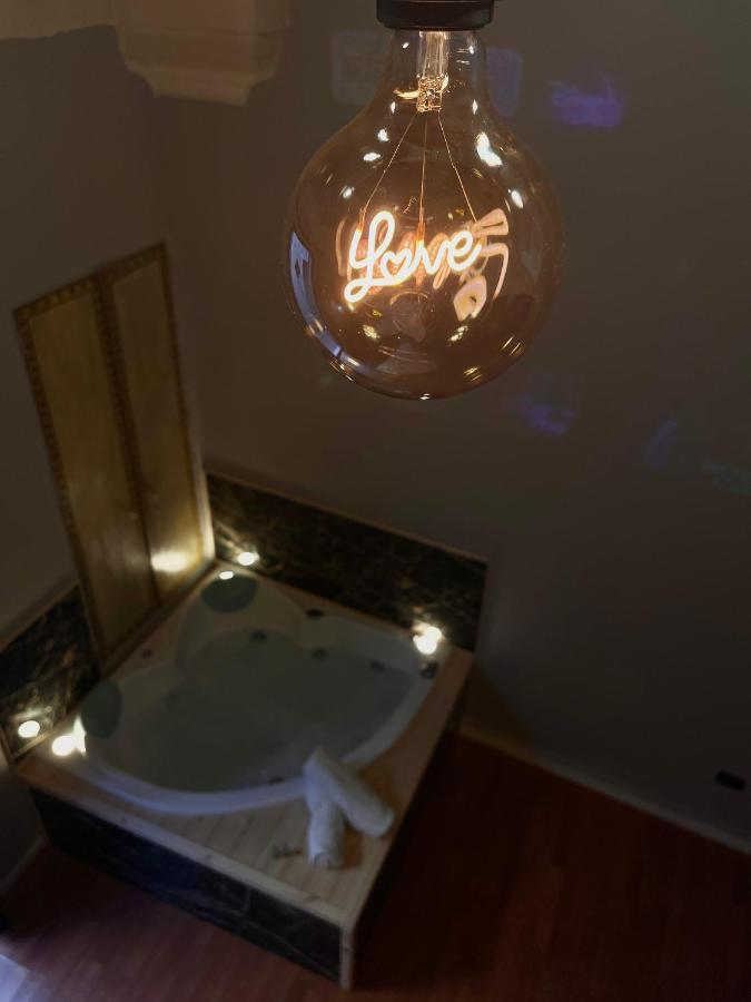 Wineexperience- Wine&Jacuzzi Suite Lecce Exterior foto